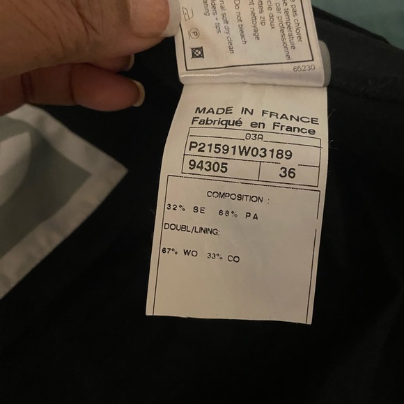 CHANEL Black Jacket 🖤2003🤍 Authenticated - Picture 15 of 16